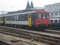 In Rapperswil stehen eine ganze Reihe Z�ge abgestellt.Darunter auch der RBe 540 017 mit mehreren EW I. (30.September 2008)