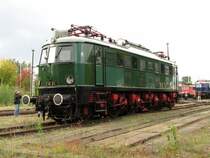 Museumslok 18 31 des Bw Halle beim Berliner Eisenbahnfest im Bw Sch�neweide. Aufgenommen am 03.10.2008