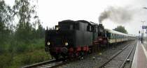 58 311 der Ulmer Eisenbahnfreunde mit einem Sonderzug in Trossingen Bahnhof am 13. September 2008.