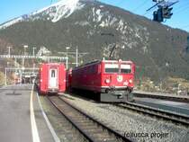 Eine seltene Ge6/6ll Doppeltraktion mit Ge6/6ll 703 und 707 f�hrt am 30.3.08 aus dem Bahnhof Filisur aus.Leider konnte ich den Zug nicht richtig aufnehmen.