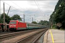101 022 bringt den IC 85  Michelangelo , M�nchen Hbf - Rimini, zum Brenner. Wegen  St�rungen im Betriebsablauf  konnte zwischen Brixlegg und Kundl nur ein Gleis befahren werden. (08.07.2008)
