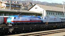 185 512  Rostock Port  und 185 537  TX Logistik  rangierten Ende Februar im �sterreichischen Grenzbahnhof Kufstein.