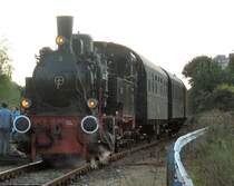 Dampfzug mit Lok AMPFLWANG aus Schmachtenhagen in Berlin Wilhemsruher Damm (Heidekrautbahn) am 3. 10. 2008