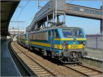 2130 und 3 Schwesterloks genie�en ihre Sonntagsruhe am 14.09.08 im Bahnhof von Oostende. (Hans)