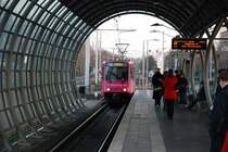 BONN, 28.02.2007, Linie 66, auch Telekom-Express genannt, bei der Einfahrt in die Haltestelle Deutsche Telekom/Platz der Vereinten Nationen