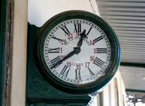 TAVIRA (Distrikt Faro/Concelho Tavira), 19.01.2007, die Bahnhofsuhr