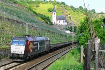 185-CL 002 von Veolia Cargo fuhr am 13.5.2008 mit einem G�terzug nach Bous durch Hatzenport an der Mosel.