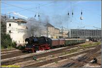 Am 13.09.08 fuhr 65 1049 mit dem Museumszug des SEM Chemnitz zum Winzerfest nach Freyburg/Unstrut. Hier verl�sst der Zug den Hbf Chemnitz.