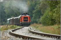 Diesellok 2048 018 f�hrt mit einem G�terzug von Timelkam nach Ampflwang. 4.10.2008