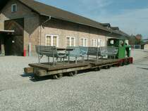 Verein Rhein-Schauen.Diesellok  Wald  mit zwei  Sommerwagen 
(Bankwagen)Lustenau 12.10.08