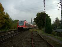 RE 57 nach Winterberg hat am 14.10.2008 soeben den Bahnhof in Arnsberg verlassen.
