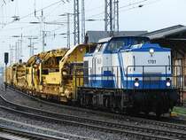 D&D 1701 verl�sst mit einem Umbauzug den Bahnhof Stralsund. (11.09.08)