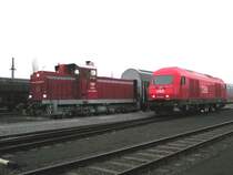 F�r Probefahrten mit der 2016 085-9 wurde von der �BB a, 6.12.2004 das Steckennetz der GKB herangezogen. 2016 085 wartet aufgrund der eingleisigen Stecke auf den Regionalzug 8410 am Graz-K�flacher Bahnhof auf ihre Abfahrt