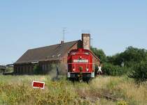298 306-2 hat am 31.07.2008 einen Wagen vom �rtlichen Schrotth�ndler abgeholt und begibt sich nun wieder in Richtung Stellwerk.