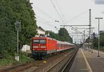 112 142-5 steht am 20.08.2007 mit einem RE nach Kiel abfahrtbereit in Pinneberg bereit.