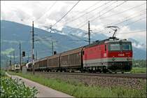 ....Nur 22 Sekunden nach nach den Zugloks wird 1144 237 (9181 1144 237-5) auf den Chip gebannt. Auf dem Gegengleis ist der WINNER auf dem Weg in Richtung M�nchen. (08.07.2008)