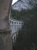 Das gr��te Viadukt auf der Semmeringstrecke - die  Kalte Rinne  am 3.12.2004