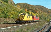 DB 705 001-6 (TIF) + 155 175-3 als CFN 62943 von Koblenz Hbf nach Fuldatal-Ihringshausen in Kaub; 10.10.2008