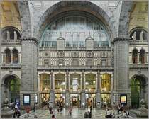 Die monumentale Schalterhalle im Bahnhof Antwerpen Centraal aufgenommen am 13.09.08. (Jeanny)