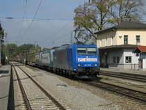 185 510 und zwei E 412 mit einem TXL Zug am 11.10.2008 in A�ling.
