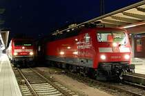 07.08.2008; Am fr�hen Morgen im Rostocker Hbf. 120 201-9 und 
114 029-2 stehen mit ihren RE´s nach Hamburg und Lutherstadt Wittenberg bereit.