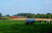 Eine 232 kurz nach der Durchfahrt durch den Bahnhof Kupferm�hle bei Tremsb�ttel befindet sich auf der Fahrt nach Hamburg.
27.09.08