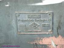 Das Fabrikschild im Eingang zeigt, dass der heutige SA110-05 urspr�nglich der VT24674 (von Uerdingen gebaut 1966 unter der Fabriknummer 71840) war.

06.04.2007 Szczecin-Glowny 