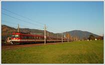 Noch fest in der Hand der BR 4010 ist IC 518  Karl B�hm  von Graz nach Salzburg. Mit 4010 016 an der Spitze konnte ich ihn im letzten Licht es 9.11.2008 n�chst Nicklasdorf fotografieren. Die zweite Garnitur wurde von 4010 001 angef�hrt.
