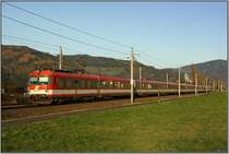 Triebwagentandem bestehend aus 4010 016 und 001 fahren mit IC 518  Karl B�hm  von Graz nach Salzburg.
Niklasdorf 9.11.2008