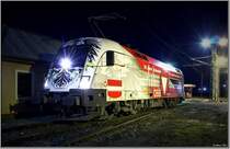 Abendaufnahme vom Bundesheer Taurus 1116 246 im Heizhaus Knittelfeld.Anschlie�end bespannte er den G�terzug 42206 von St.Michael nach Wien Nordwestbahnhof.
9.11.2008