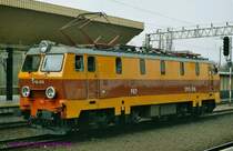 PKP EP09-008.
Diese elektrische Schnellzuglok tr�gt hier die klasssische ocker-braune Farbgebung.   
15.04.2004 Krakow Glowny