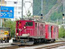MGB - Zahnrad E-Lok HGe 4/4 33 mit Gep�ck/Postwagen DZ 2352 im Bahnhof von Brig am 01.09.2008