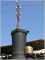 Es sieht nur so aus, aber es w�chst noch kein Telegrafenmast aus dem Kamin der 442.59. (28.10.2008)
Bilder �ber Land und Leute in Eritrea jetzt auf:http://cosmopolitan.startbilder.de/