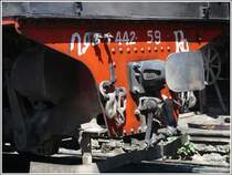 Die Anh�ngelast wird mit zwei Kupplungshaken (einmal oben und einmal unten) und zwei zus�tzlichen Ketten gesichert. (28.10.2008)