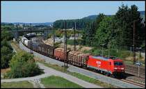 Diese 185er bringt einen gem.G�terzug in Richtung W�rzburg/M�nchen. Aufgenommen im August 2008 in Retzbach-Zellingen.