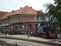 Baureihe 99 332 vor dem historischen Bahnhof K�hlungsborn West, 19.08.2008