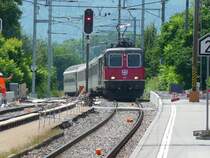 SBB - Re 4/4 11227 mit Schnellzug von Chur nach St.Gallen bei der einfahrt in den Bahnhof Altst�tten am 03.09.2008