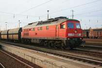 232 228-7 am 11.11.2008 mit einem Bunkerzug in Cottbus