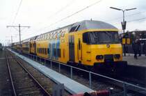 DD-AR 7800  mit Lok 1726 im Bhf Enkhuizen M�rz 2001