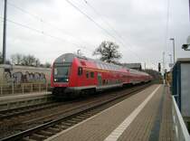 Eine RB nach Lutherstadt Wittenberg h�lt am Bahnhof Burgkemnitz. Fotografiert am 15.11.08.