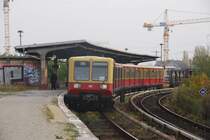 BERLIN, 02.11.2008, S9 nach Spandau an Bahnsteig A im S-Bahnhof Ostkreuz
