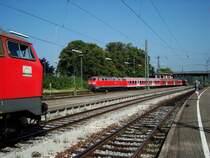 V 218-Kreuzung in Lindau am 30.08.2008. Was wohl Herbert Graf dabei f�r Gedanken hat...? 