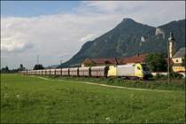 Mit dem  RTS-Schlakezug  47892 hatte ich, was die Zuglok angeht kein Gl�ck: ES64U2-017 bringt den Zug beim Kloster Raisach nach Bludenz. (09.07.2008)
