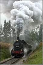 Dampflok 657.2770 f�hrt mit einem Sonderzug von Timelkam nach Ampflwang. 
4.10.2008