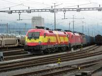 Der Spanien-Taurus und eine weitere 1116 bespannten einen GZ von Buchs/SG nach Hall in Tirol. Kurz vor Abfahrt im GB Buchs