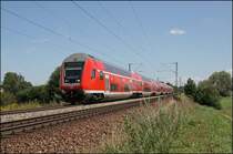 RE 30028  M�nchen-Salzburg-Express  nach M�nchen Hbf und Schiebelok 111 017 (9180 6 111 017-0 D-DB) ist bei Osterm�nchen unterwegs. (10.07.2008)
