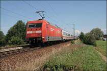 101 125 (9180 6 101 125-3 D-DB) schiebt den IC 2297 in die Mozartstadt. (10.07.2008)
