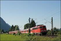 110 344 ist mit dem Abendlichen RE 30103 von M�nchen Hbf in die Perle Tirols unterwegs. (10.07.2008)
