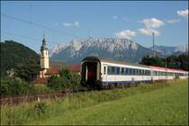 Ein Liegewagen wird im OEC 566  STADT INNSBRUCK  vermutlich nach Innsbruck �berstellt. (10.07.2008)