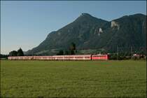 Pech f�r die anderen Fotografen das die M�nchner 110 175 aus der falschen Richtung kamm....  Beim Kloster Raisach legt sich die  alte Dame  mit dem RE 30107 von M�nchen Hbf nach Kufstein in die Kurve.

